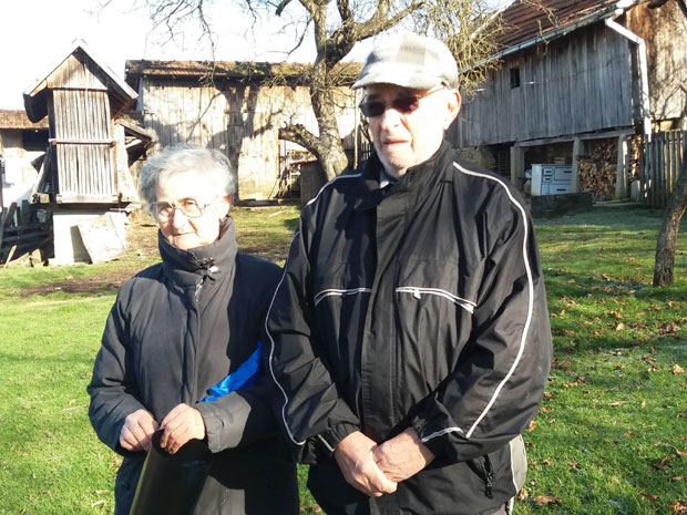 ЈАЧА ОД МЕТКА: Док је копала у башти, Анку залутали хитац погодио  у леђа