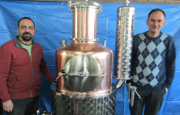 Светски познате дестилерије пећиће виски и џин у „Рапидовим“ казанима