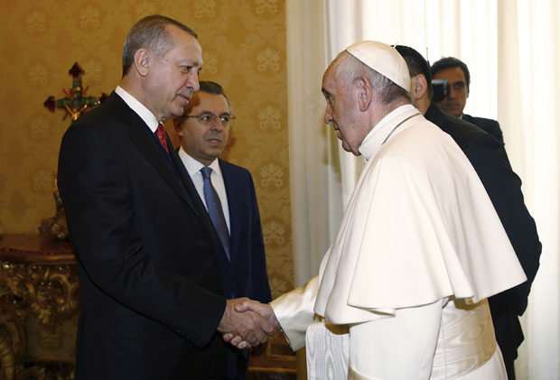 Папа примио Ердогана и уручио му медаљон, било речи и о Јерусалиму