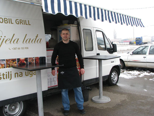 Ко је гладан, а нема да плати, код Боре сврати