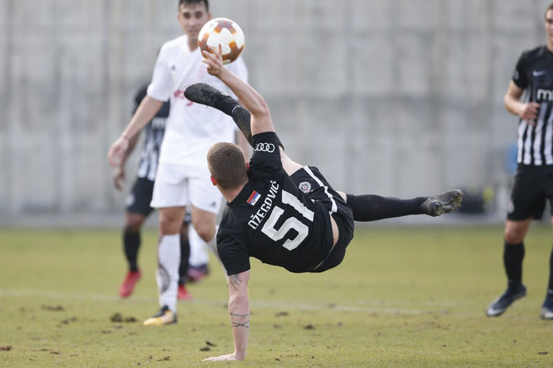УКЛЕТИ ТЕРЕН У АЈАС ТИХОНОСУ: Летонци из шута победили Партизан