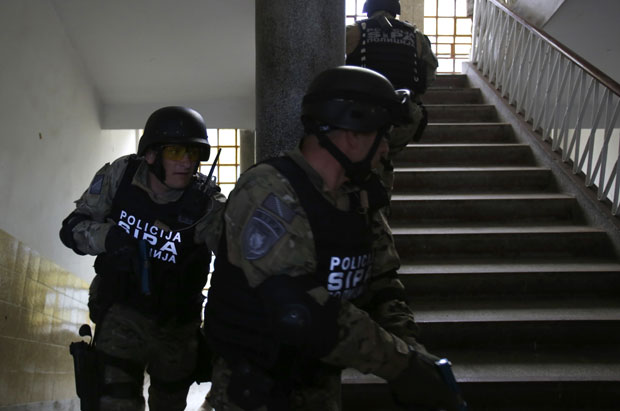 АКЦИЈА У БиХ: Хапшења због кријумчарења држављана Србије са Косова и Метохије