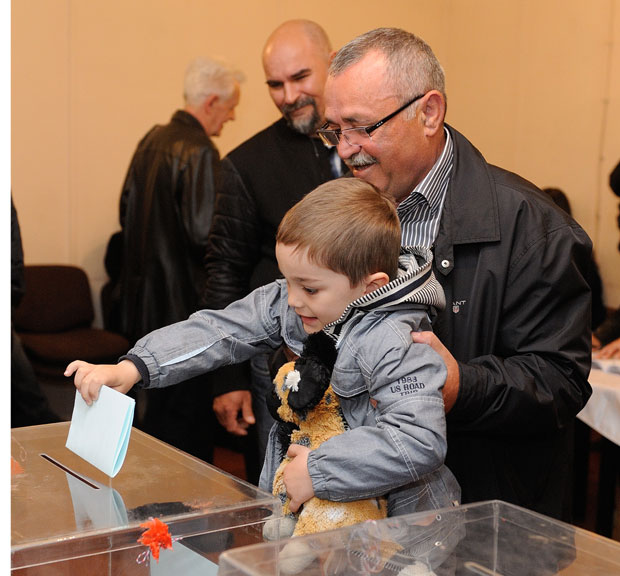 Страначке понуде пензионерима: Мањи рачуни за комуналије, путовања, тринаеста пензија...