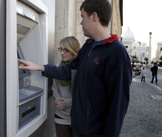 Дином им скидали новац са рачуна