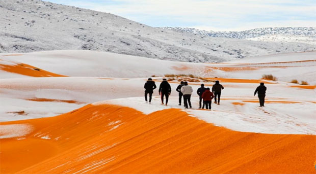 ПОГЛЕДАЈТЕ: Снежна олуја у - Сахари! (ВИДЕО)