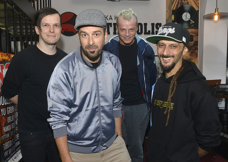 Дубиоза колектив: Документарни филм и концерт на Ташу