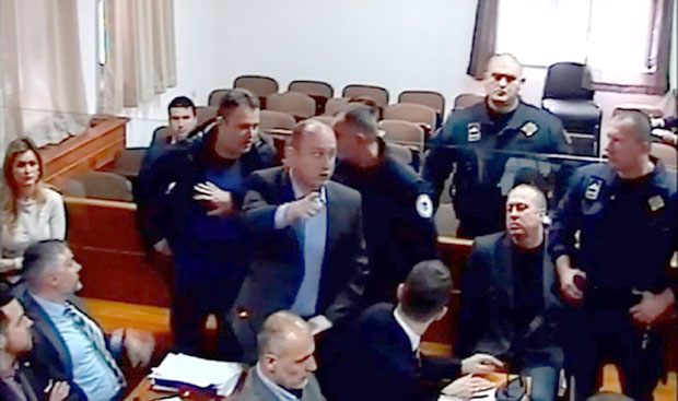 Лидери Демократског фронта ван суда