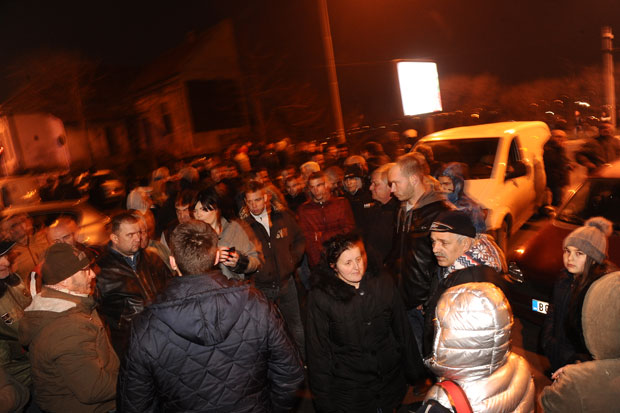 Због брутално претученог комшије блокирали Вишњичку улицу