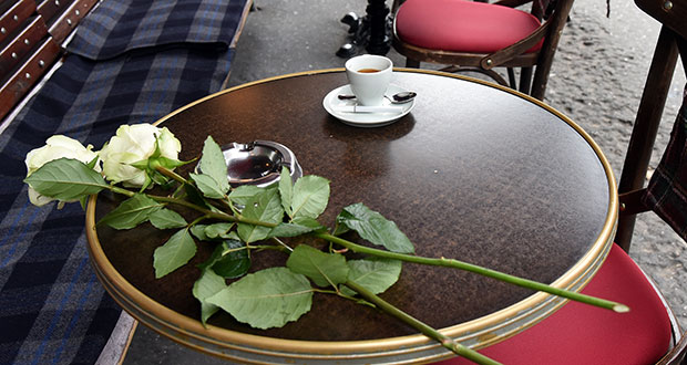 Кафа и цигарета за непоновљивог Глогија (ФОТО)