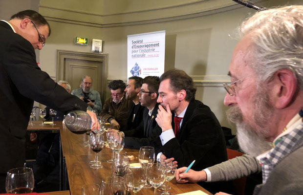 ЗАПИСИ ИЗ ПАРИЗА: Дегустација пестицида