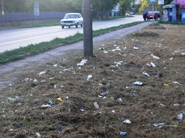 Смеће дуж путева огледало Србије