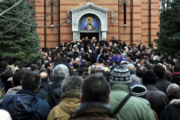 ПОСЛЕДЊЕ ЗБОГОМ ХЕРОЈУ ИСТИНЕ: Небојша Глоговац испраћен на вечни починак (ФОТО / ВИДЕО)