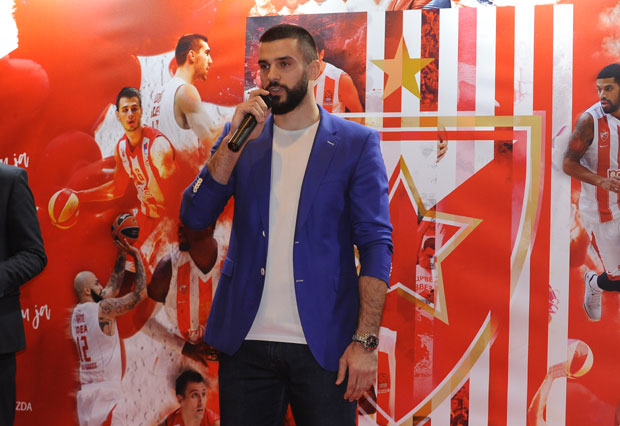 ЛАЗИЋ ЗВЕЗДИН РЕКОРДЕР: Капитен црвено-белих против Задра игра 430. меч