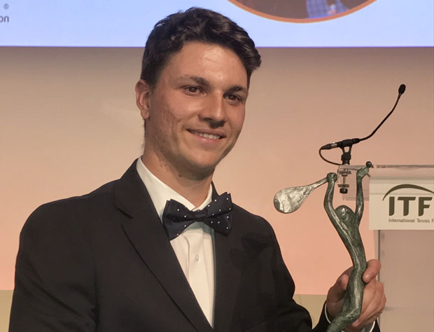 Кецмановић: Кул је учити од Новака