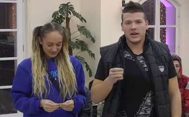 За све су криви Слобини прстићи