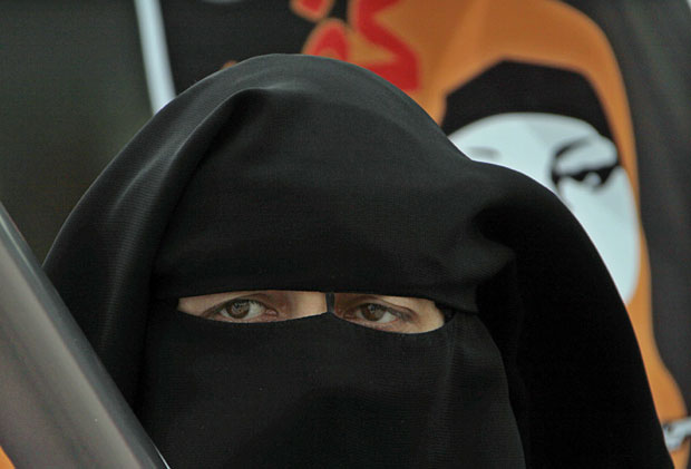 ТЕРОРИСТИ НАСТРАДАЛИ У СИРИЈИ: Погинули мушкарац са Космета и жена из Македоније