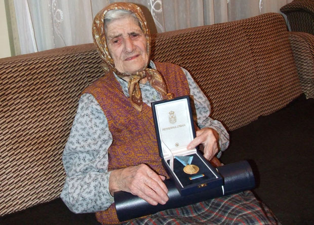 Сву своју  љубав посветила сирочићима