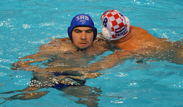 СРБИЈА ПАЛА У СПЛИТУ: Хрвати потопили “делфине”