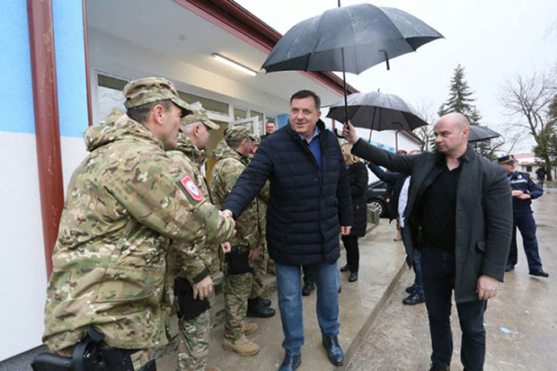 Војску отели, полицију неће