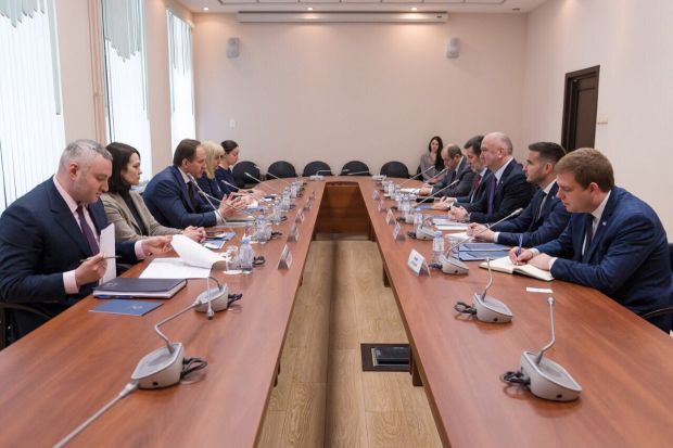 Поповић са Кузњецовим: Желимо ближу сарадњу Србије и Северног Кавказа