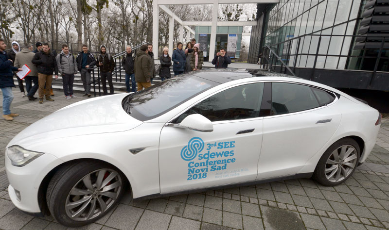 Пет минута у нечујном тесли