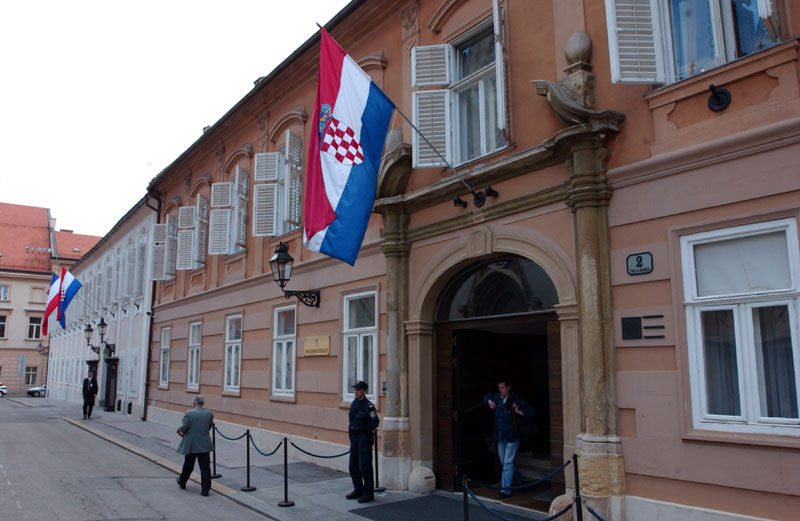 Влада Хрватске о захтеву СНВ: Нема промене статуса за Србе