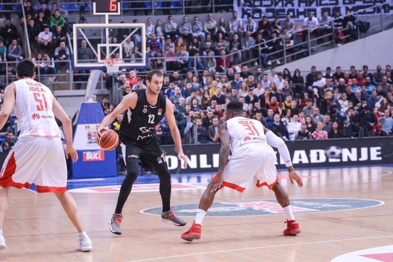 Величковићев дрес из финала Купа на хуманитарној аукцији