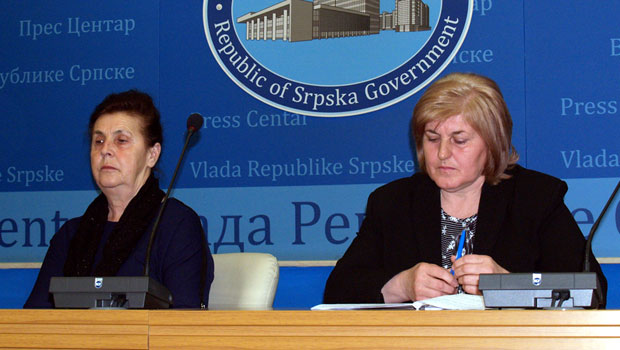 ПОРОДИЦЕ ЖРТАВА У САРАЈЕВУ НЕ ОДУСТАЈУ ОД БОРБЕ: Добровољачка чека оптужницу 