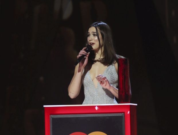 Дуа Липа и Стормзи освојили награде Брит као најбољи соло музичари