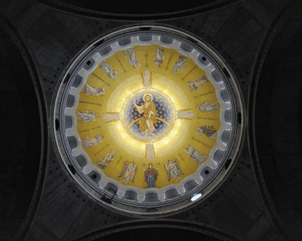 Патријарх у Храму дочекује Лаврова