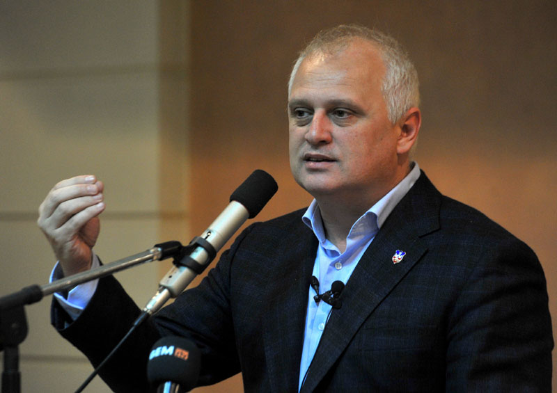 Весић: Обећања опозиције су само бајка