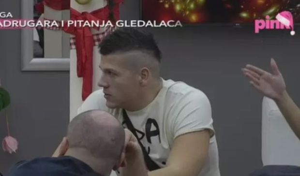 СЛОБА РАДАНОВИЋ ЗАВРШИО У УРГЕНТНОМ: Позлило му, па хитно напустио Задругу