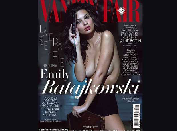 ПОКАЗАЛА СВЕ ЧАРИ: Емили Ратајковски на насловници шпанског “Венити фера”
