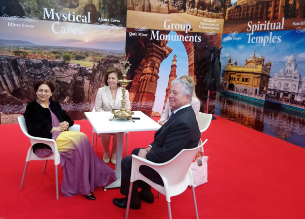 ИНДИЈА НА САЈМУ ТУРИЗМА: Од Хималаја до историјских знаменитости