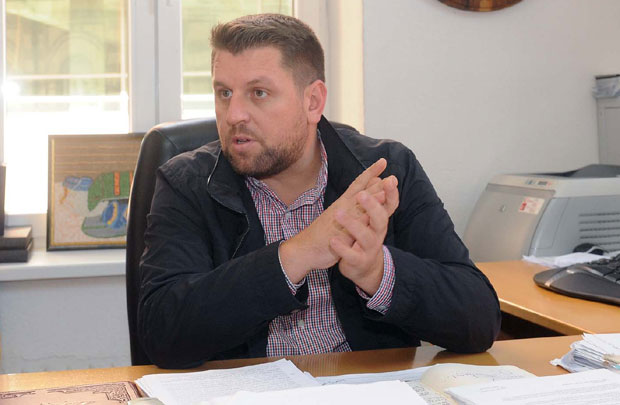 Дураковић тражи раскид уговора државе са Католичком и Српском православном црквом у БиХ 