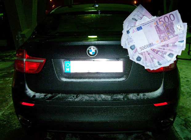 АКЦИЈА НА ГРАДИНИ: Цариници задржали непријављених 22.000 евра