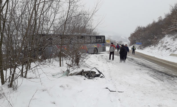 ТРАГЕДИЈА У НОВОМ ПАЗАРУ: Троје мртвих у судару (ФОТО)