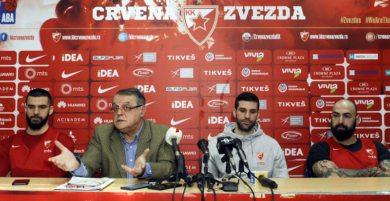 Председник, тренер и играчи Звезде оштро демантовали наводе о интерним сукобима: Туча, подливи - будалаштине!