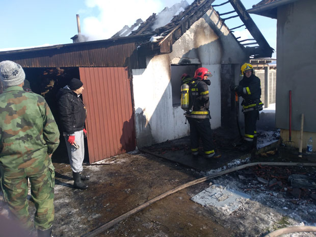 ТРАГЕДИЈА КОД ЛОЗНИЦЕ: Супружници се угушили од дима