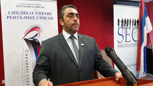 Због раскола синдикалци избачени на улицу