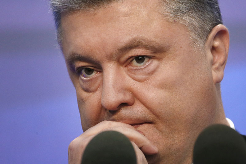 Порошенко: Прва испорука америчког оружја Украјини за пар недеља