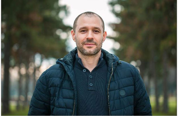 Марко је био пун живота: А онда је пре 2 године приметио обичну тачкицу на стопалу. Данас се бори за живот