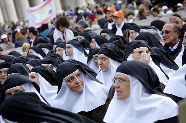 МРАЧНЕ ТАЈНЕ ВАТИКАНА: Опатице третиране као слушкиње?