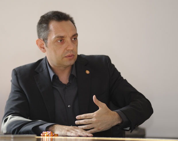 Вулин честитао Дан ВМА