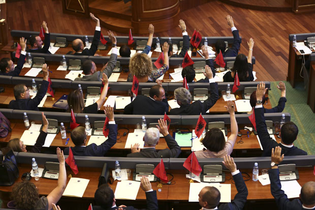 Српска листа: Без пореза на имовину док је узурпирана