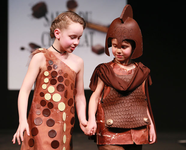 Брисел: Ревија модних креација од чоколаде (ФОТО)