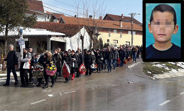 ПРИЗОРИ У НИШУ КОЈИ СУ ЛЕДИЛИ ДУШУ: Бели ковчег за Јована