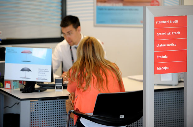 Југ Србије брани банке, а север клијенте