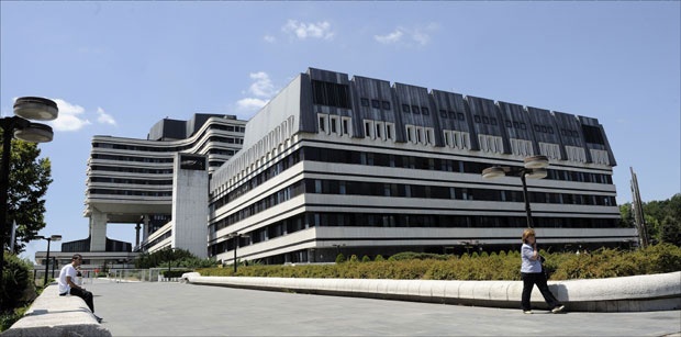 Лекар пао због мита