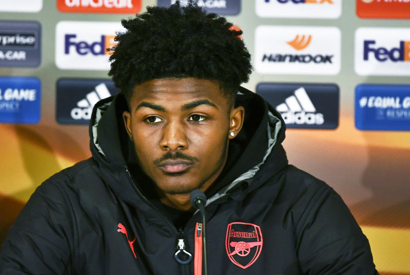 Игра за први тим Арсенала, а мајка му живи у контејнеру